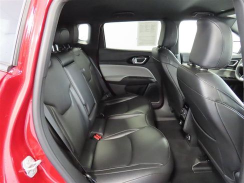 Used 2025 Jeep Compass Limited AWD/4WD image 34