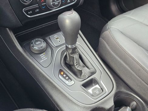 Used 2020 Jeep Cherokee Latitude Lux w/ Comfort/Convenience Group image 28