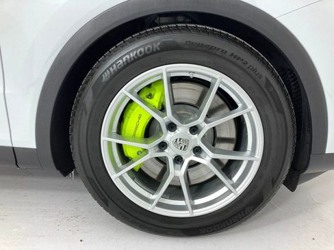 Certified 2024 Porsche Cayenne S image 32