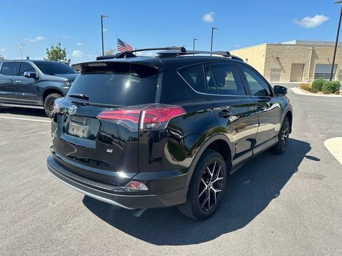 Used 2018 Toyota RAV4 SE w/ Power Extra Value Package FWD image 3