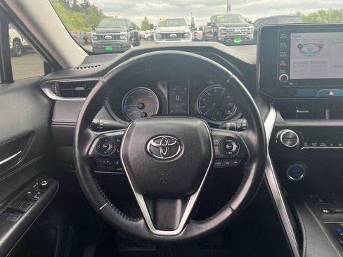 Used 2022 Toyota Venza LE AWD/4WD image 15