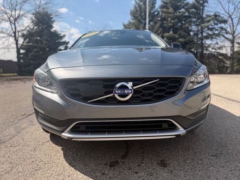 Used 2017 Volvo V60 T5 Cross Country w/ Technology Package image 2
