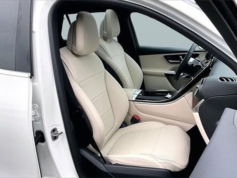 Certified 2025 Mercedes-Benz GLC 300 4MATIC image 32