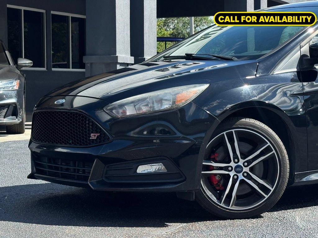 Used 2017 Ford Focus ST FWD image 2