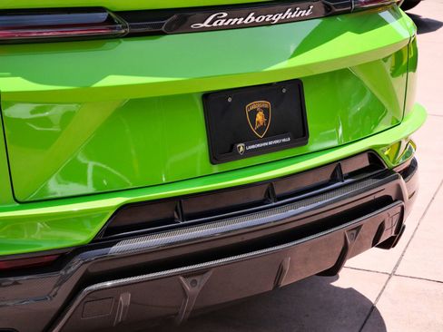 Used 2023 Lamborghini Urus Performante AWD/4WD image 23