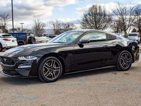 Used 2019 Ford Mustang GT image 4