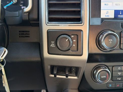 Used 2021 Ford F350 Lariat w/ Chrome Package image 34