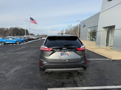 Certified 2024 Ford Edge SEL w/ Convenience Package AWD/4WD image 5