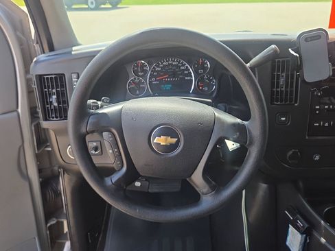 Used 2008 Chevrolet Express 1500 Passenger w/ LT Preferred Equipment Group RWD image 20