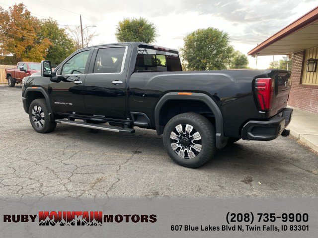 Used 2024 GMC Sierra 2500 Denali w/ Denali Reserve Package AWD/4WD image 5