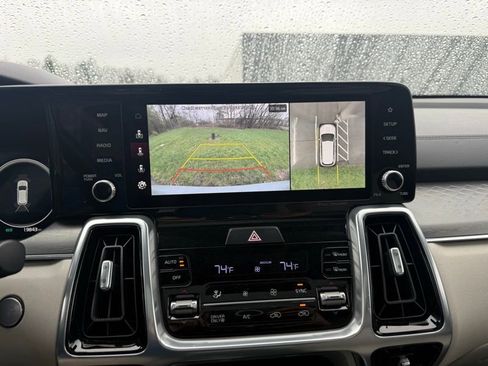 Used 2023 Kia Sorento SX Prestige w/ Panoramic Sunroof Package image 14