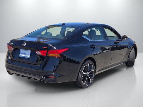 Used 2024 Nissan Altima 2.5 SR FWD image 4
