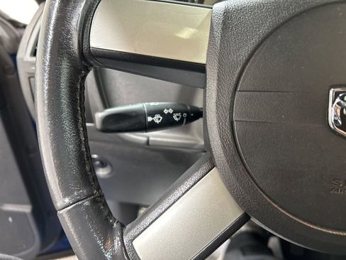 Used 2009 Dodge Challenger SE image 23