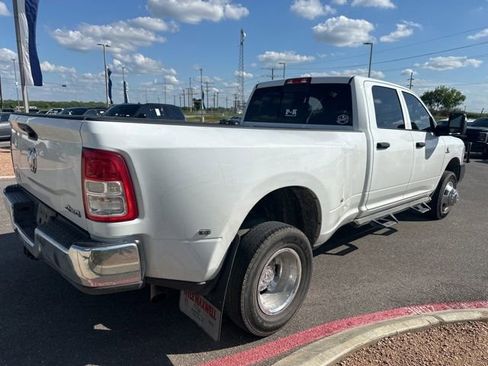 Used 2024 RAM 3500 Tradesman w/ Chrome Appearance Group AWD/4WD image 3