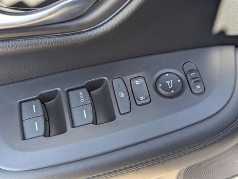 New 2026 Honda HR-V LX image 13