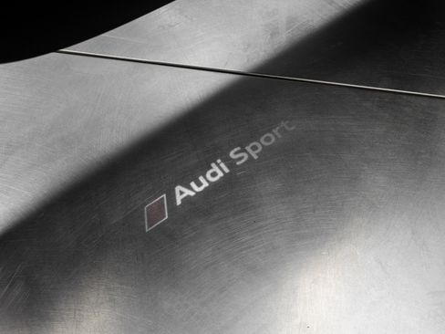 Used 2018 Audi R8 V10 w/ Premium Package image 50