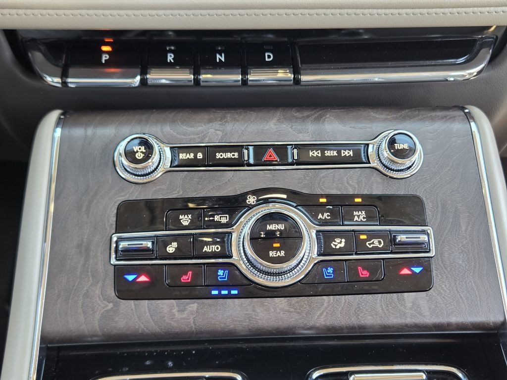 Used 2024 Lincoln Aviator Reserve w/ Equipment Group 201A RWD image 24