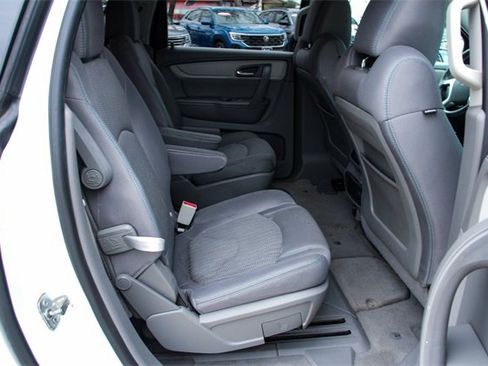 Used 2016 Chevrolet Traverse LT w/ Style and Technology Package image 33