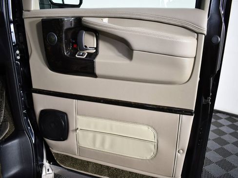 Used 2013 GMC Savana 1500 AWD image 45