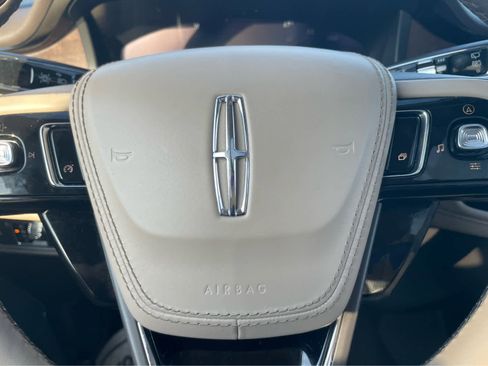 Used 2021 Lincoln Aviator Reserve w/ Elements Package Plus image 19