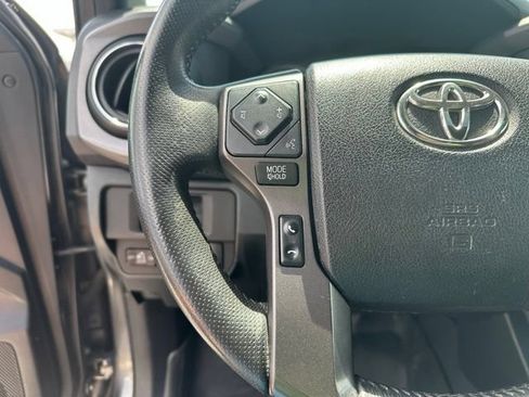 Used 2017 Toyota Tacoma TRD Sport w/ Premium & Technology Package AWD/4WD image 27
