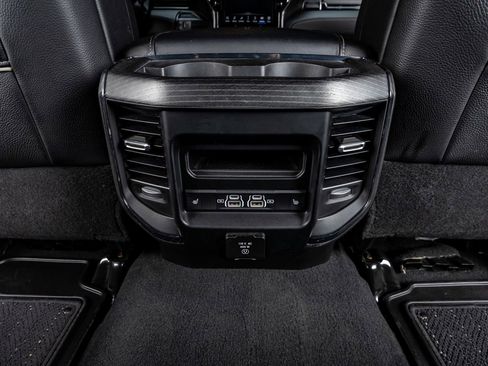 Used 2024 RAM 2500 Limited image 32