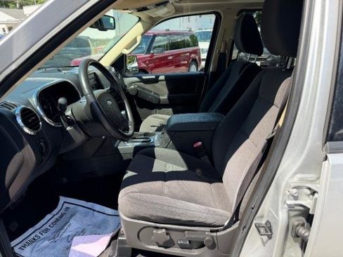 Used 2010 Ford Explorer XLT RWD image 15