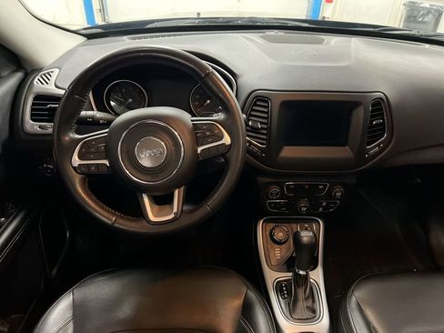 Used 2018 Jeep Compass Latitude w/ Popular Equipment Group AWD/4WD image 11