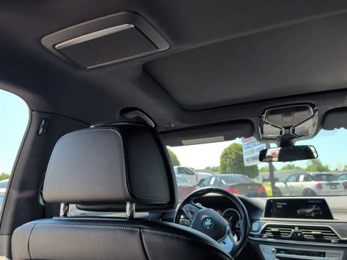 Used 2019 BMW 740i w/ M Sport Package RWD image 25