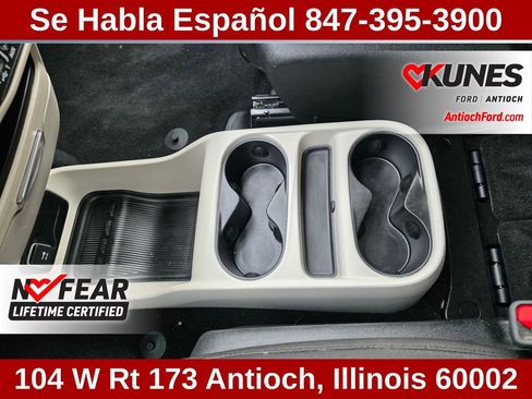 Used 2022 Chrysler Voyager LX image 62