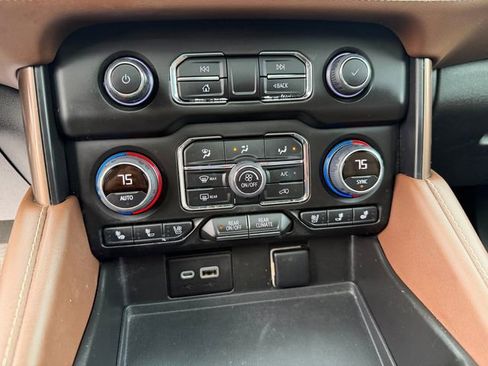 Used 2022 Chevrolet Tahoe High Country image 25