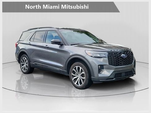 Used 2025 Ford Explorer ST-Line AWD/4WD image 1