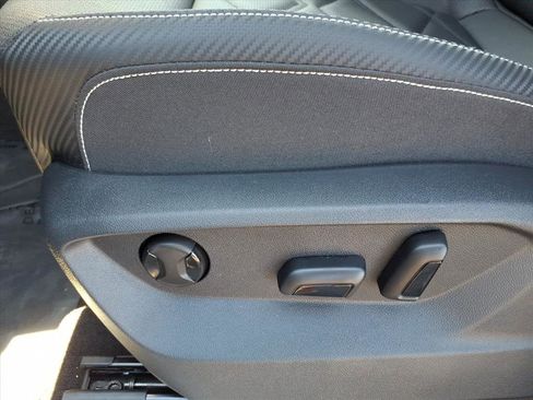 New 2026 Volkswagen Atlas Cross Sport SE image 11