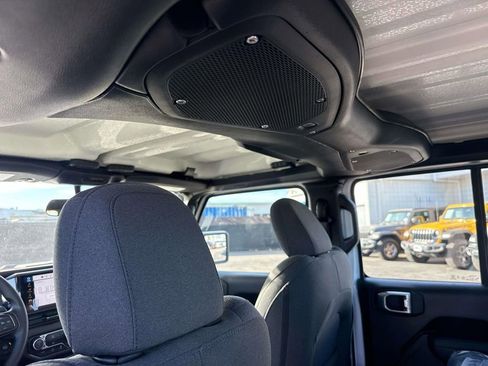 New 2026 Jeep Gladiator Sport image 11