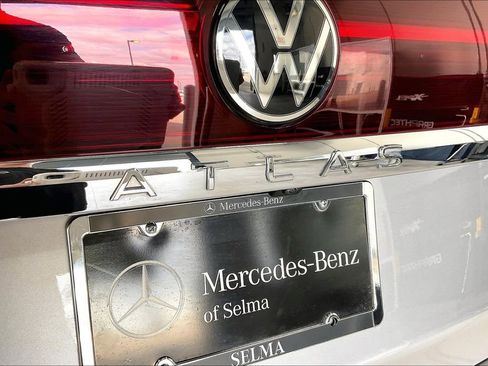 Used 2024 Volkswagen Atlas Cross Sport SEL Premium R-Line image 9