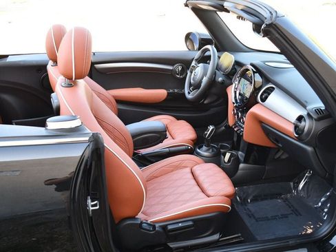 Used 2024 MINI Cooper S w/ Signature Upholstery Package FWD image 18