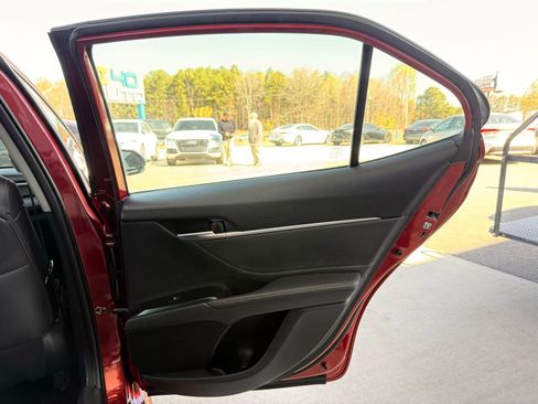 Used 2018 Toyota Camry XSE FWD image 28
