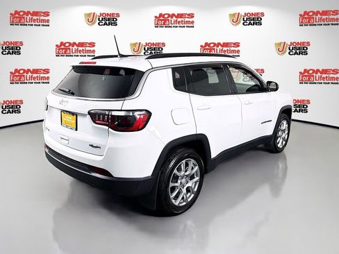 Used 2023 Jeep Compass Latitude w/ Sun and Sound Group image 15