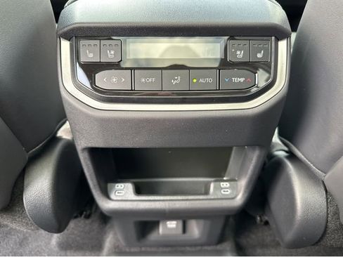 New 2026 Lexus TX 550h AWD Plug-In Hybrid image 8