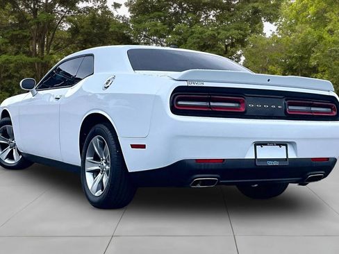 Used 2019 Dodge Challenger SXT RWD image 12