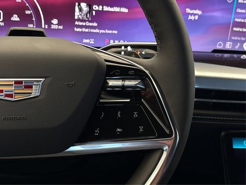 New 2026 Cadillac Escalade ESV 4WD image 28