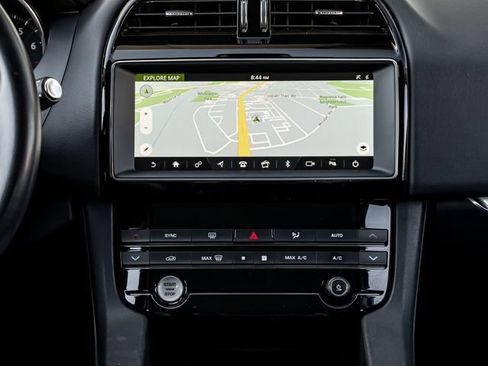 Used 2019 Jaguar F-PACE Premium AWD/4WD image 19