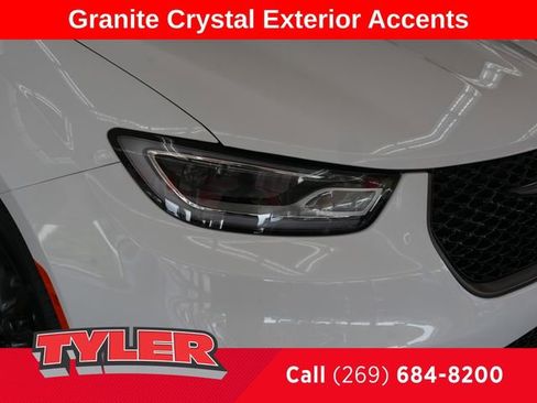 New 2026 Chrysler Pacifica Select image 9