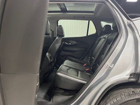 Certified 2024 GMC Terrain SLT w/ Infotainment Package II image 11