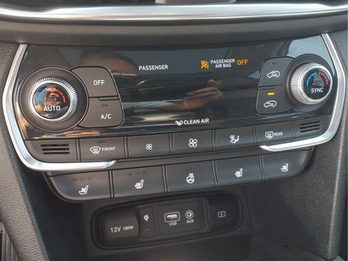 Used 2020 Hyundai Santa Fe Limited FWD image 7