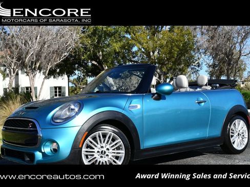 Used 2017 MINI Cooper S FWD image 1