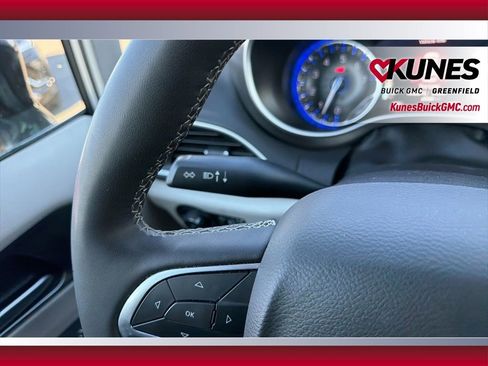 Used 2024 Chrysler Pacifica Touring-L FWD image 36