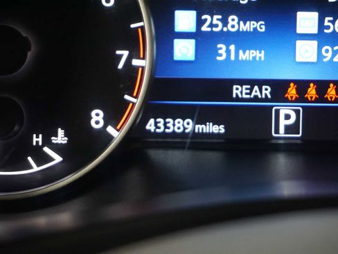 Used 2023 Nissan Murano SV image 27