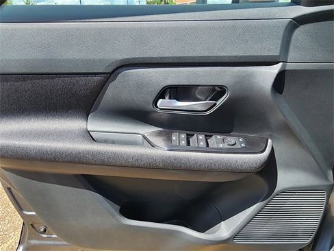 New 2025 Nissan Kicks SV image 9