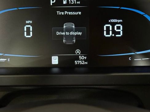 New 2025 Hyundai Elantra SE image 16